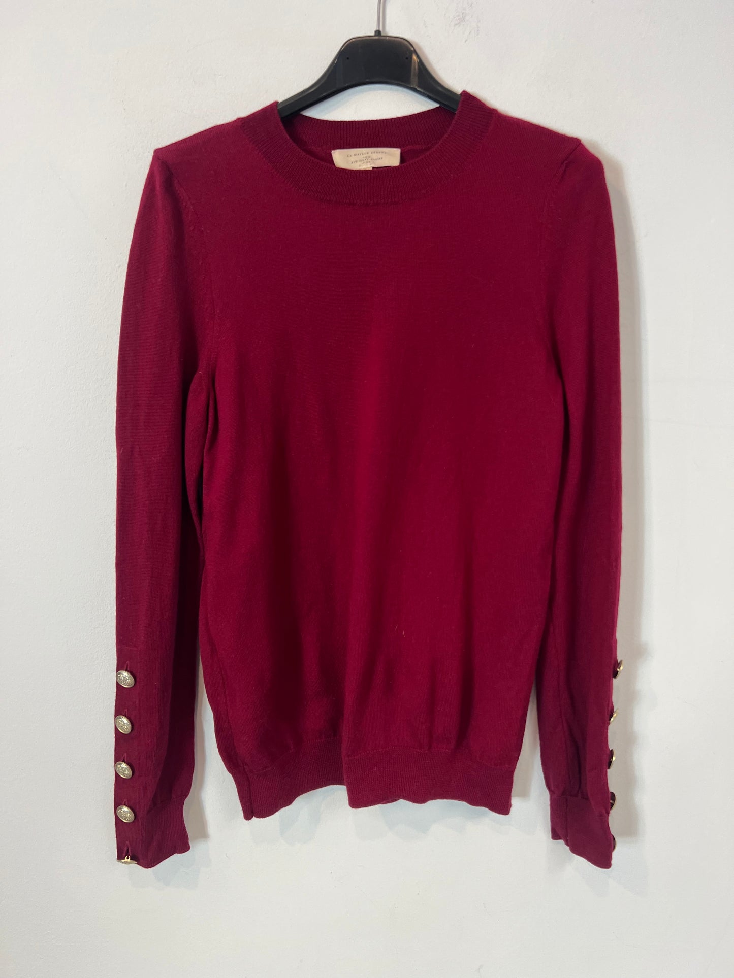 SEZANE. Burgundy wool sweater with buttons and sleeves.