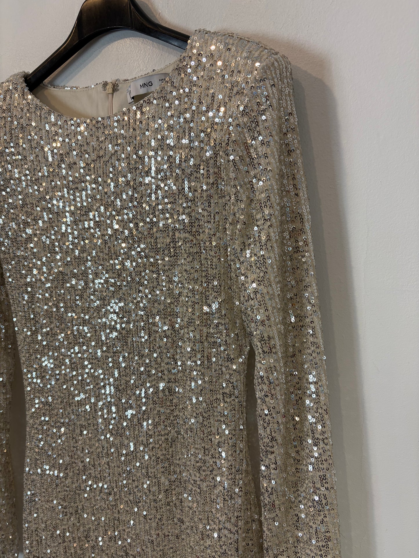 ZARA. Vestido corto lentejuelas doradas