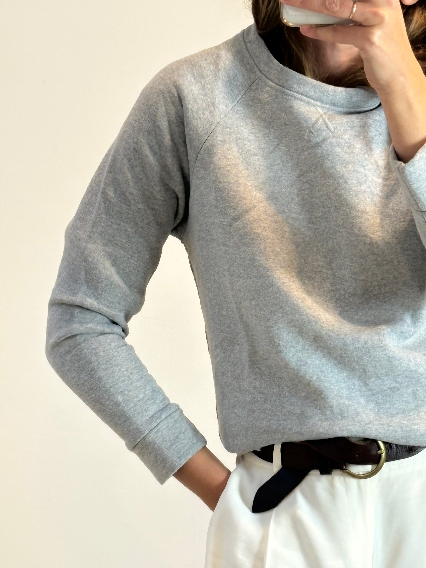 SEMICOUTURE. Sudadera gris y dorada