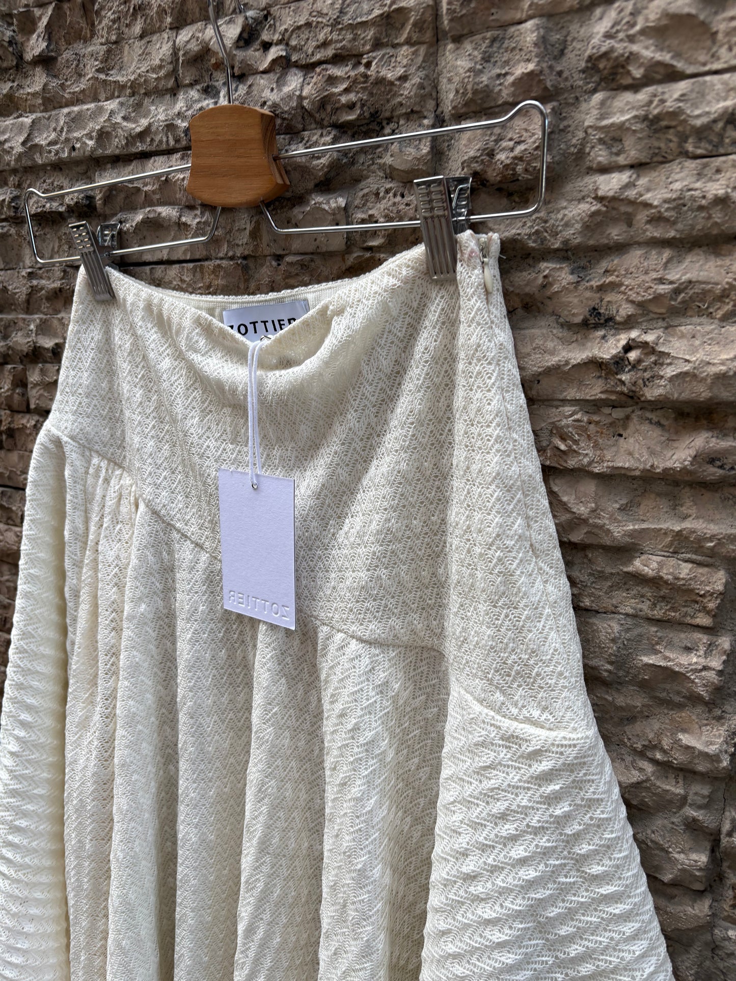 ZOTTIER. Falda asimétrica modelo ´snow´. T S