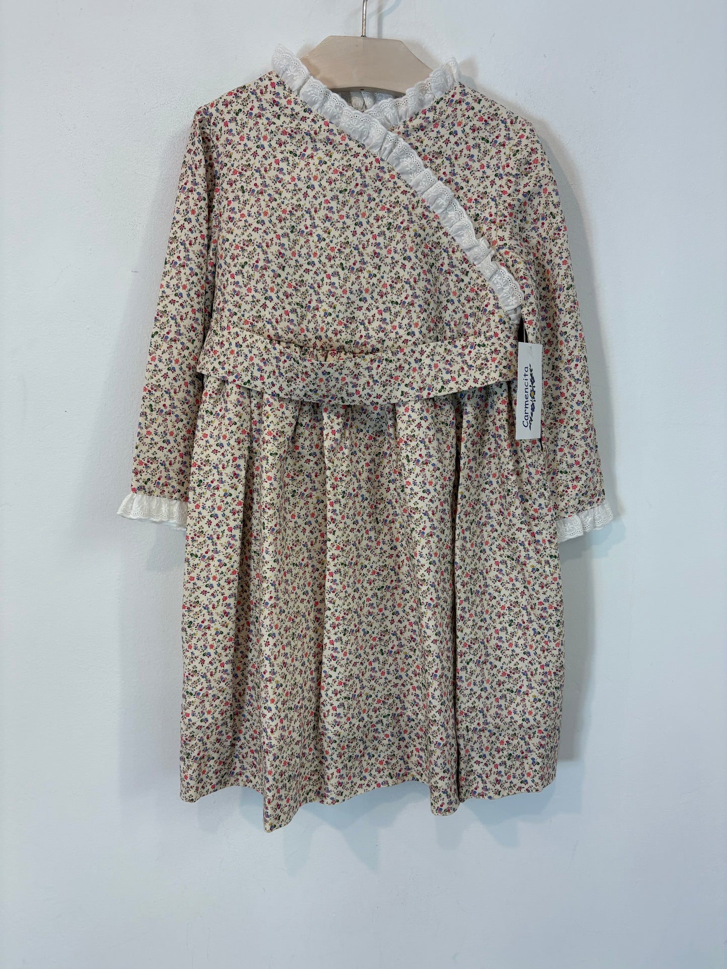 CARMENCITA. Vestido flores detalle bordado. T 5 años
