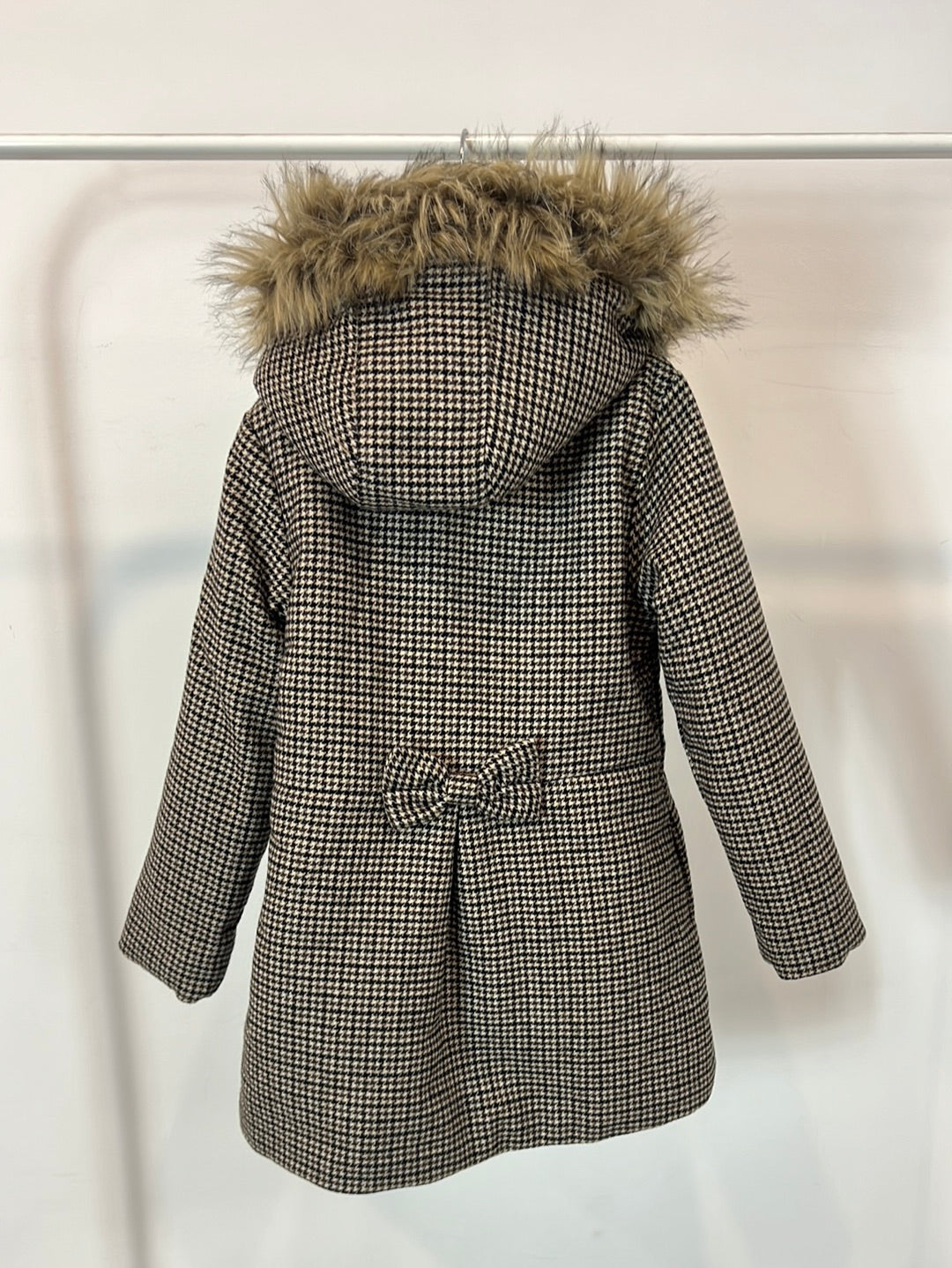 OTRAS. Abrigo niña cuadros. T 8 años