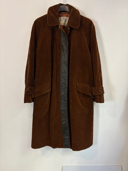 OTRAS.Abrigo  marrón textura vintage