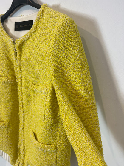ZARA. Chaqueta amarilla textura. T M