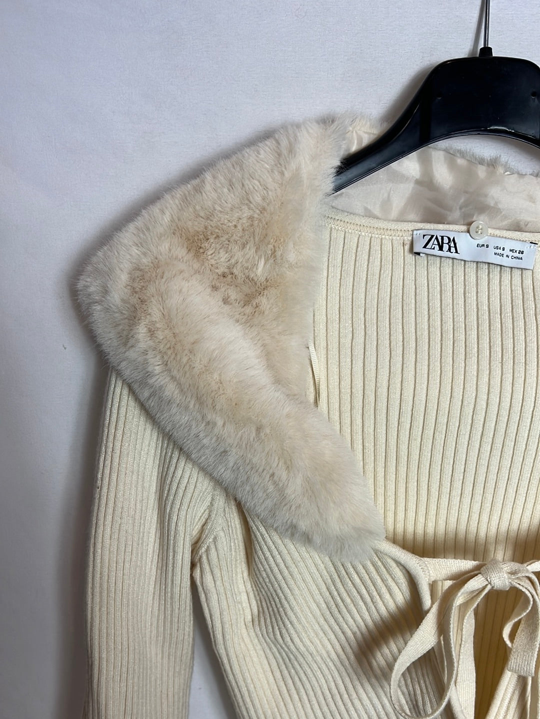 ZARA. Chaqueta corta canale pelo. T S