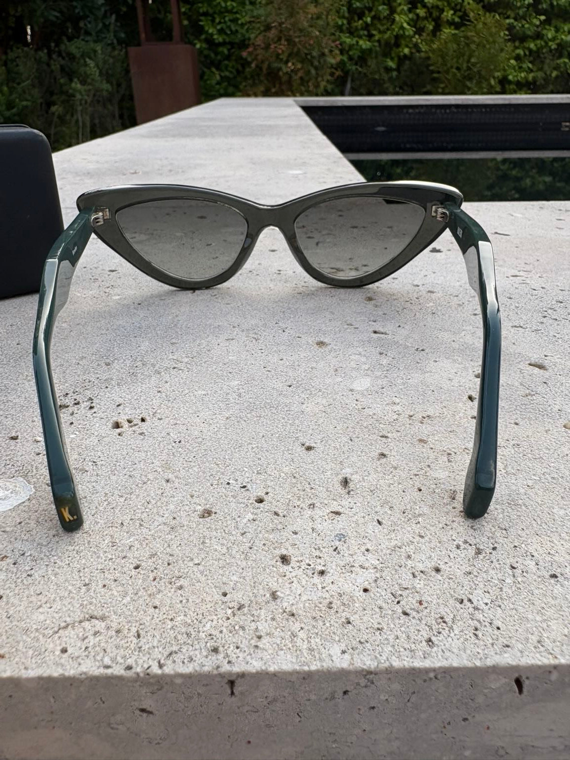 KALEOS. Gafas de sol ojos de gato verdes