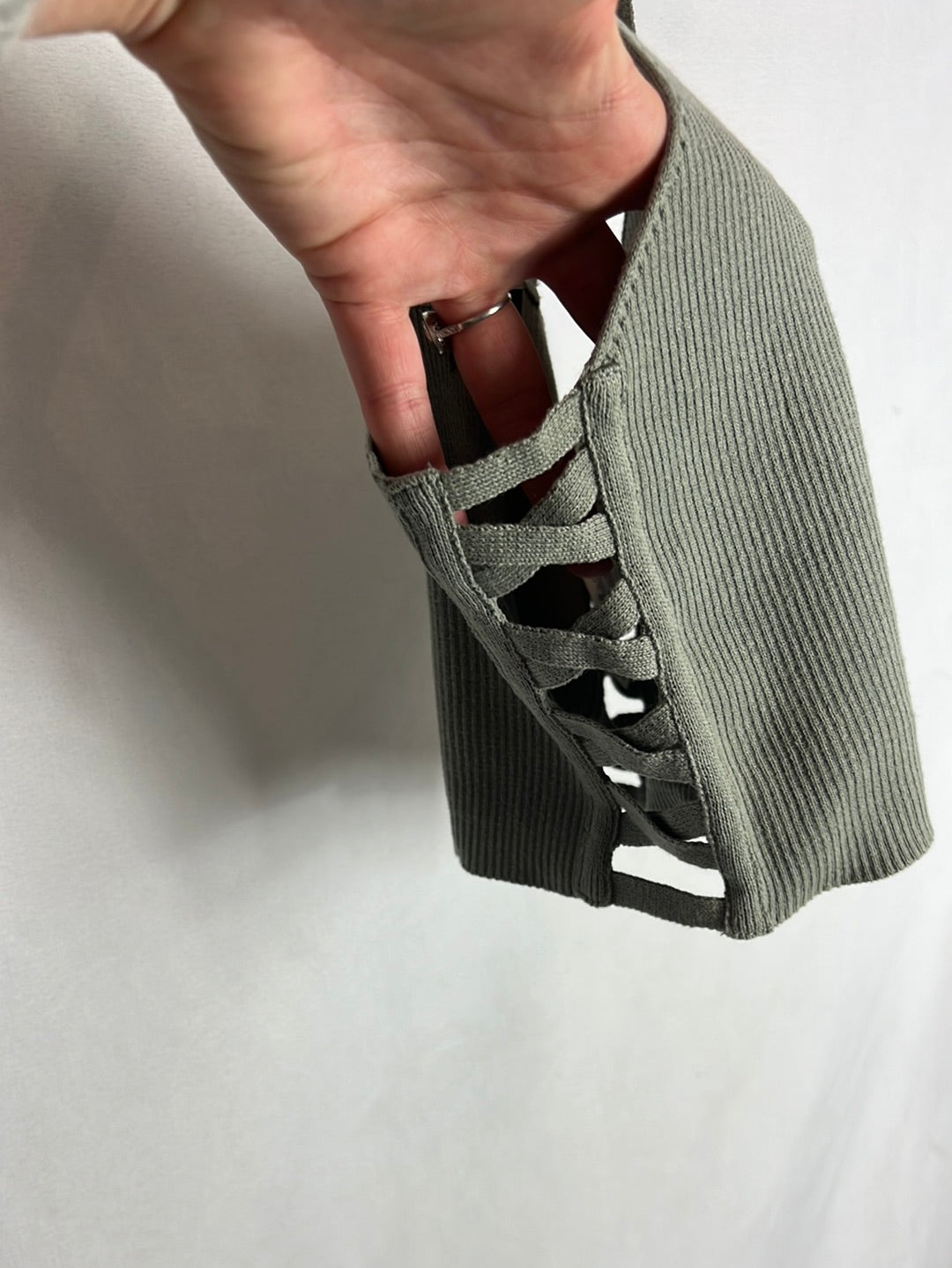 FOREVER 21. Croptop verde canalé. T L