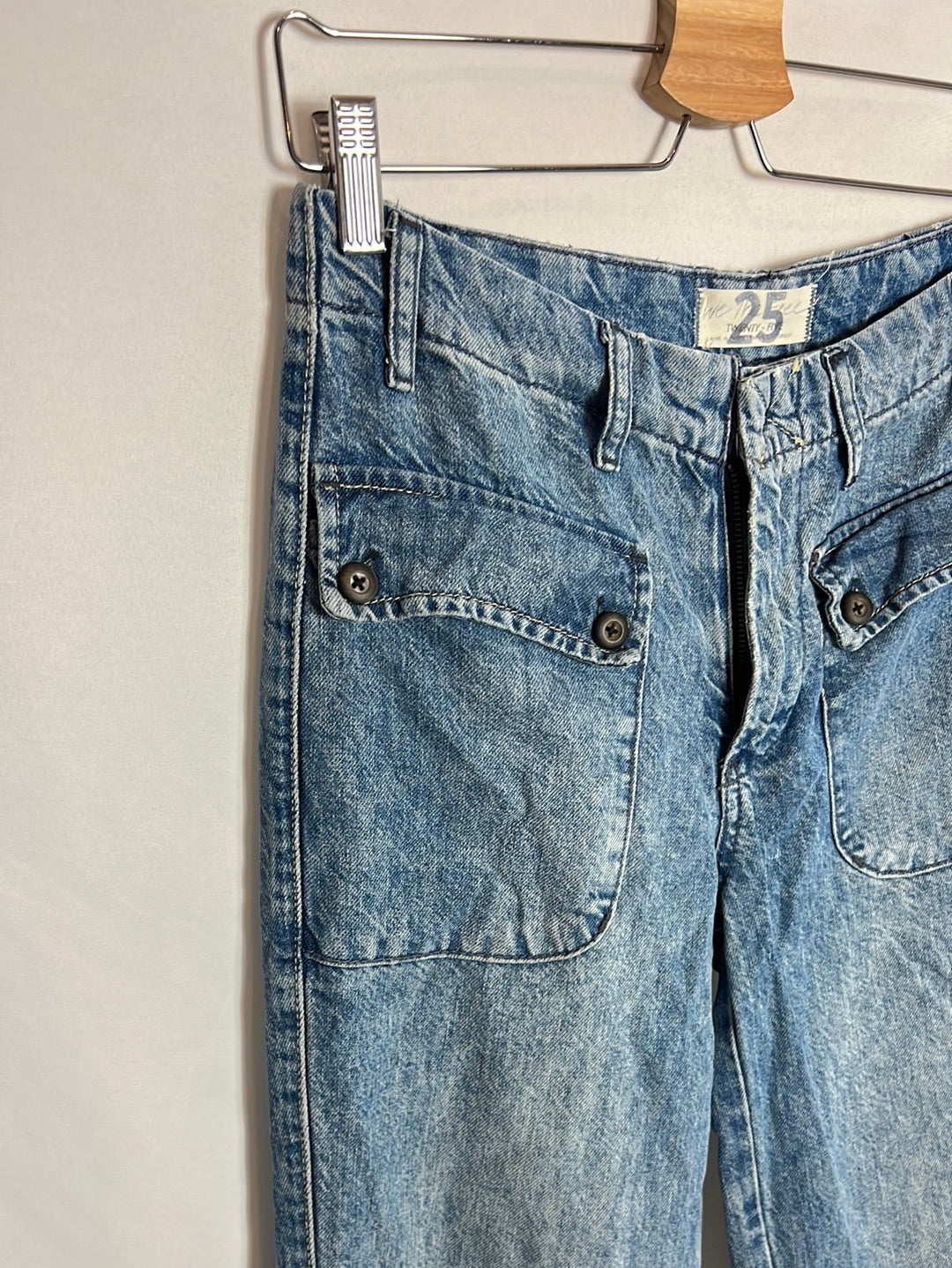 FREE PEOPLE. Flowy denim with a worn effect. T 25 (36)