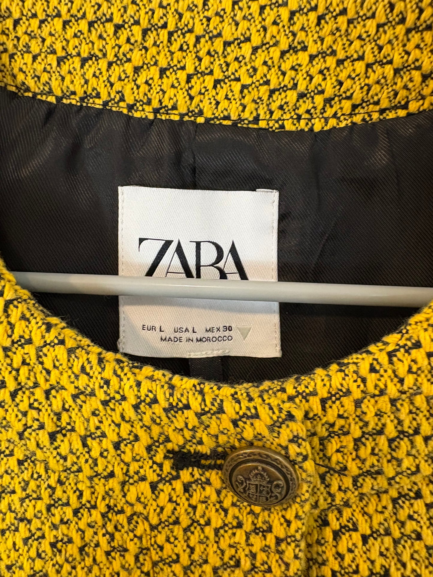 ZARA. Chaqueta amarilla tweed