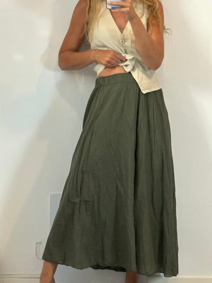 CARLOTA & CO. Falda larga verde fluida