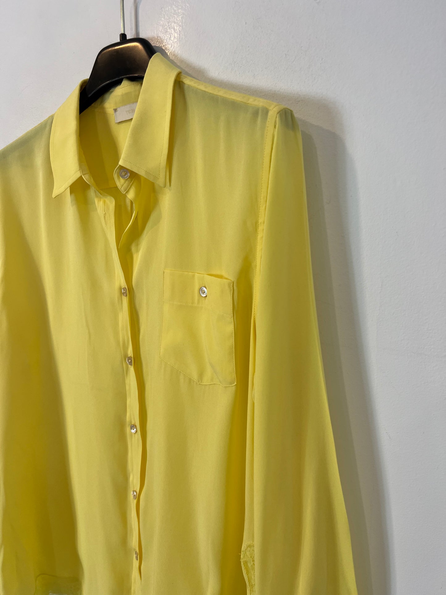 TCN. Yellow blouse with silk Ts
