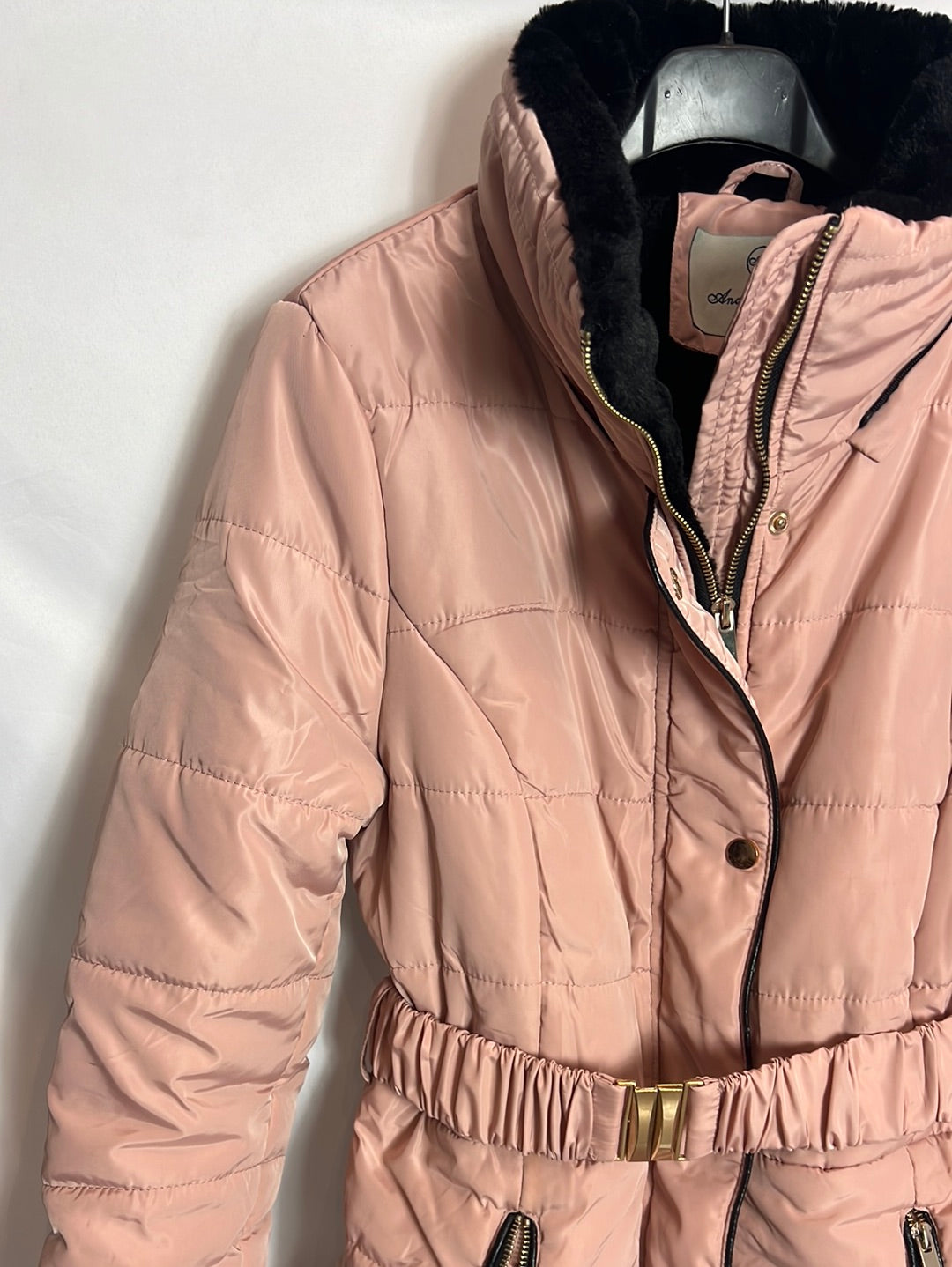 ANDREA LEE. Pink feather belt. TM