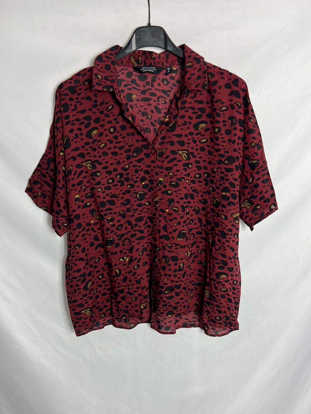 &amp;OTHER STORIES. Printed burgundy short-sleeved shirt. Size 36