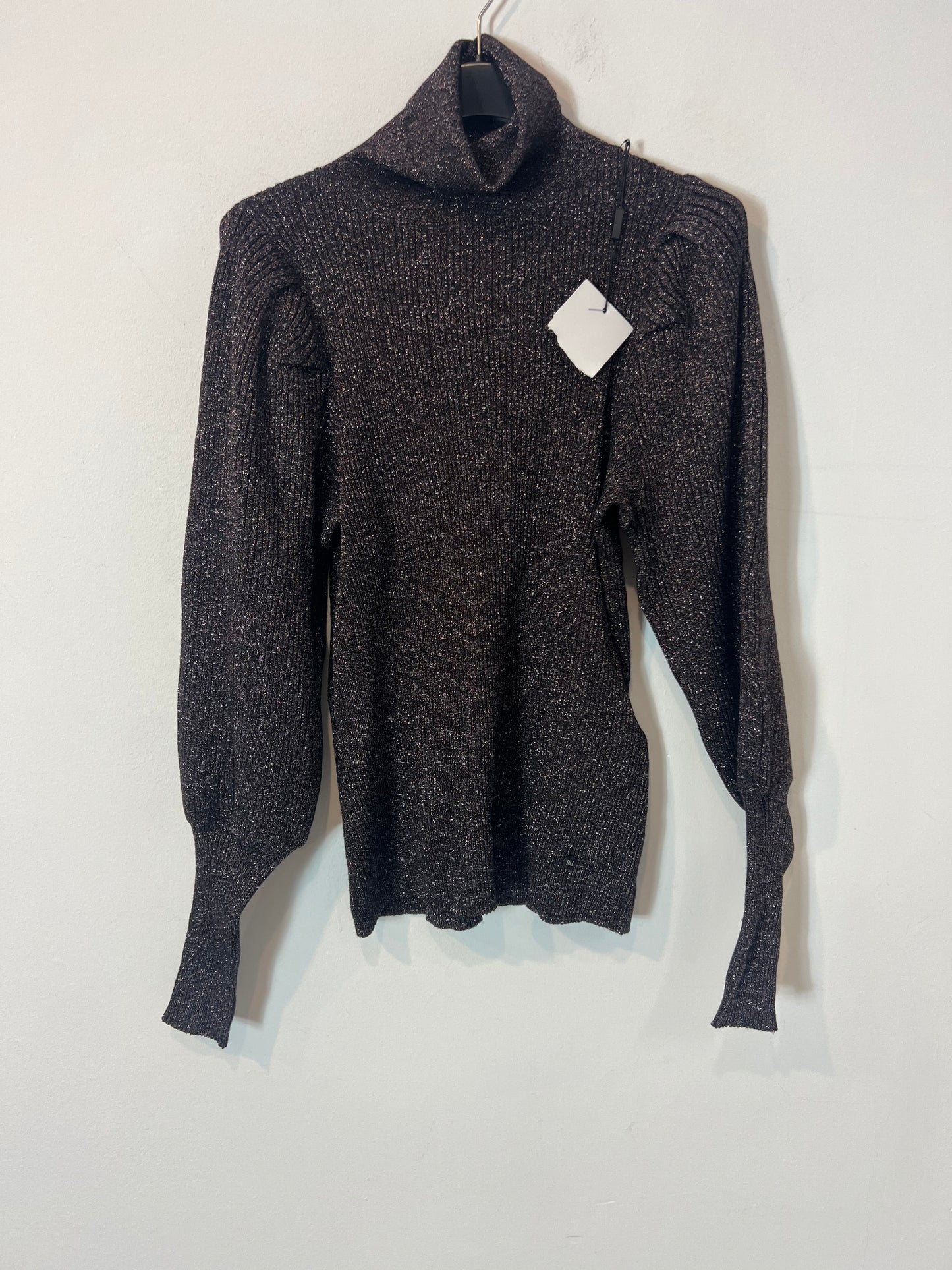 PEDRO DEL HIERRO. Jersey cuello alto hilos brillo. T S