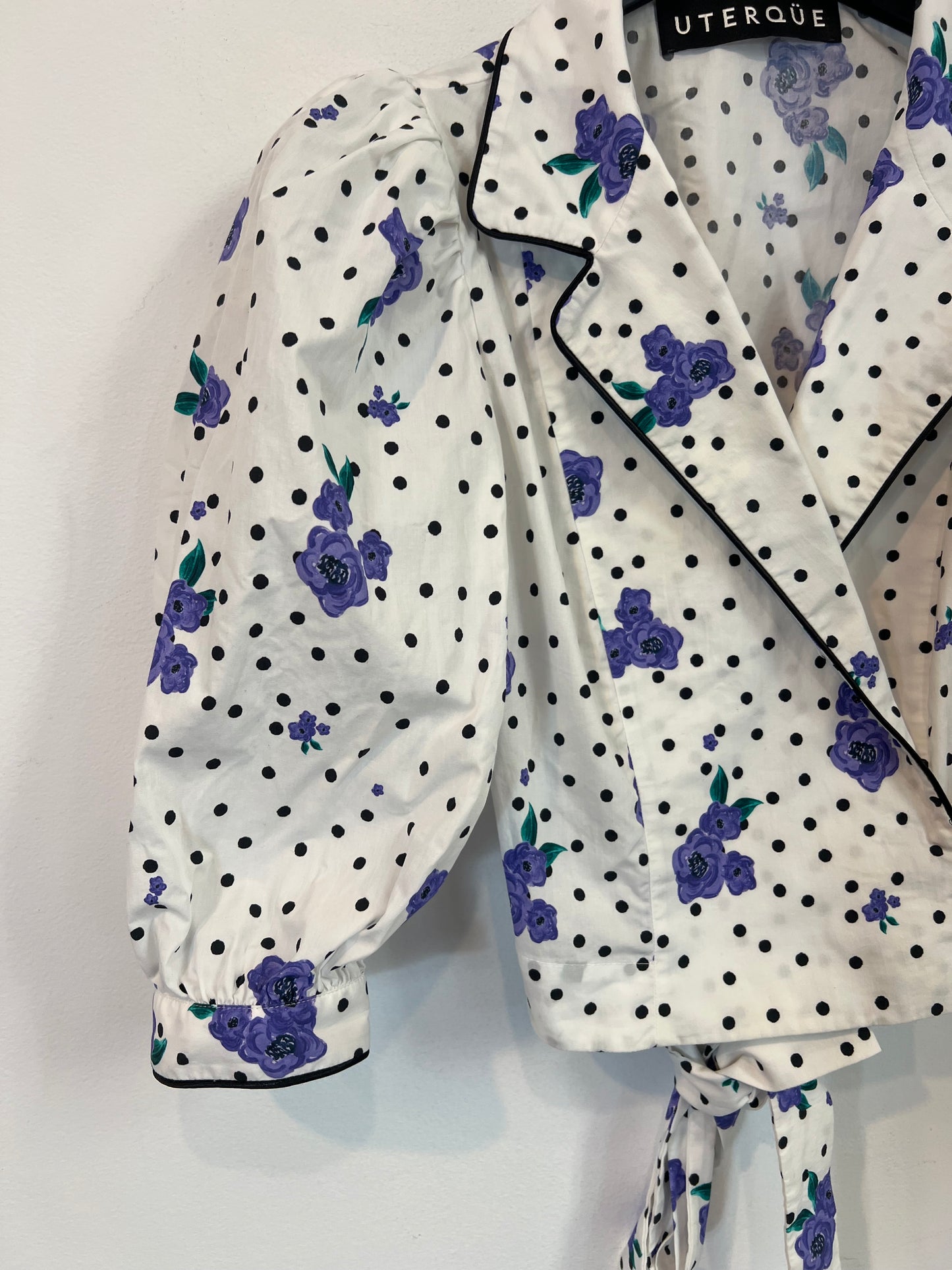 UTERQÜE. Top blanco flores lunares T.xs