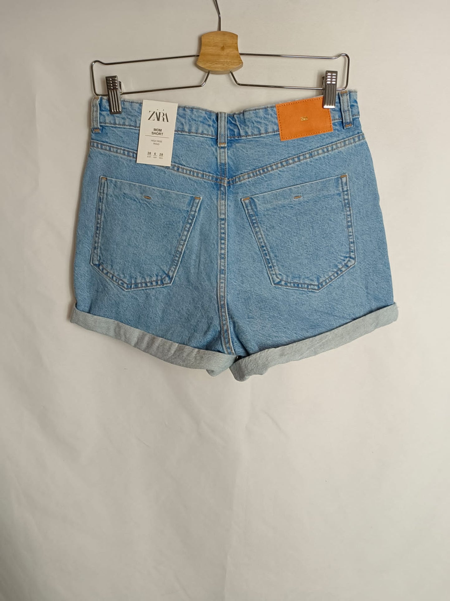 ZARA. "Mon shorts" shorts, size 38 