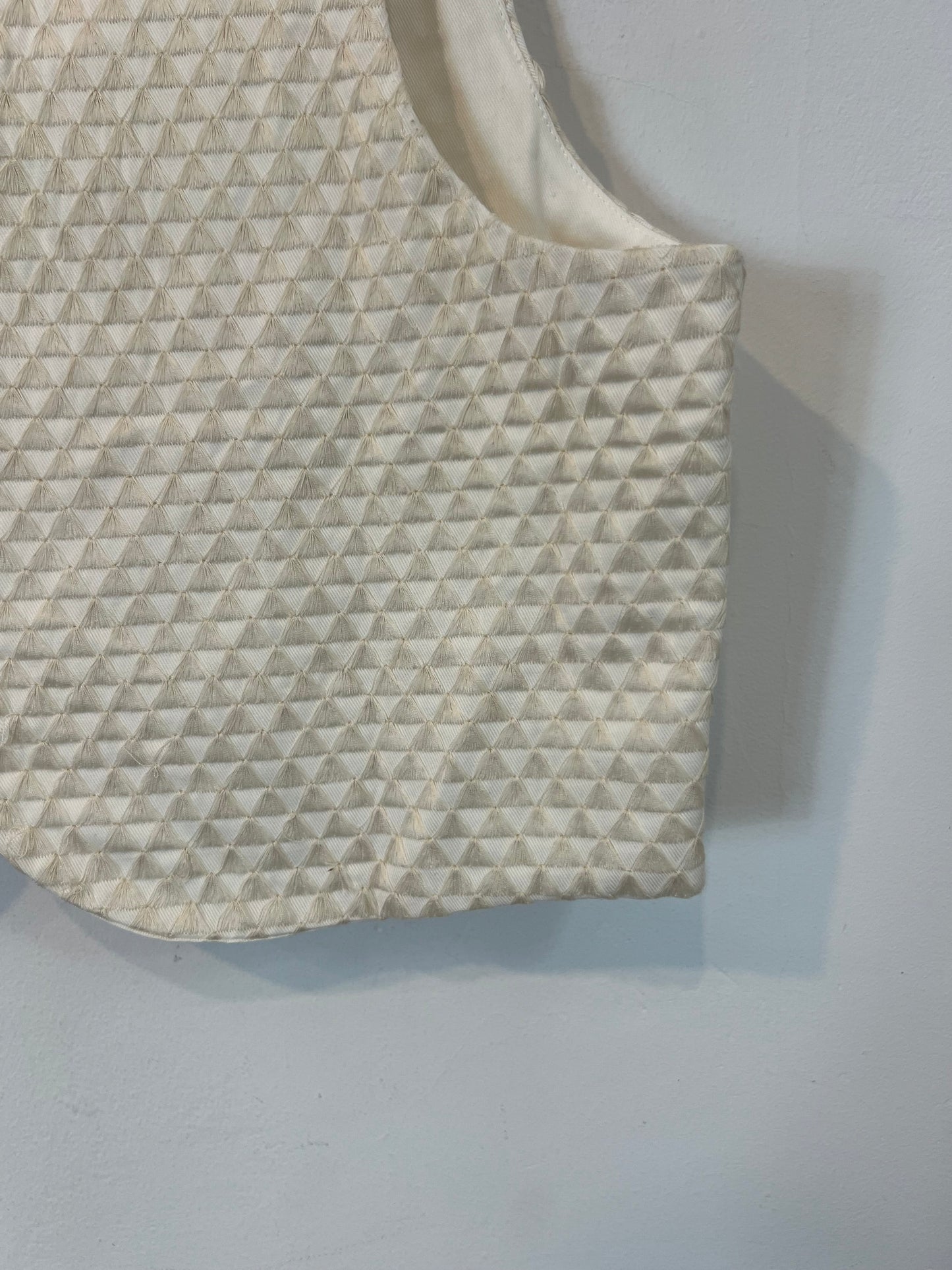 FRAMBUÁ. Chaleco beige bordado T.m