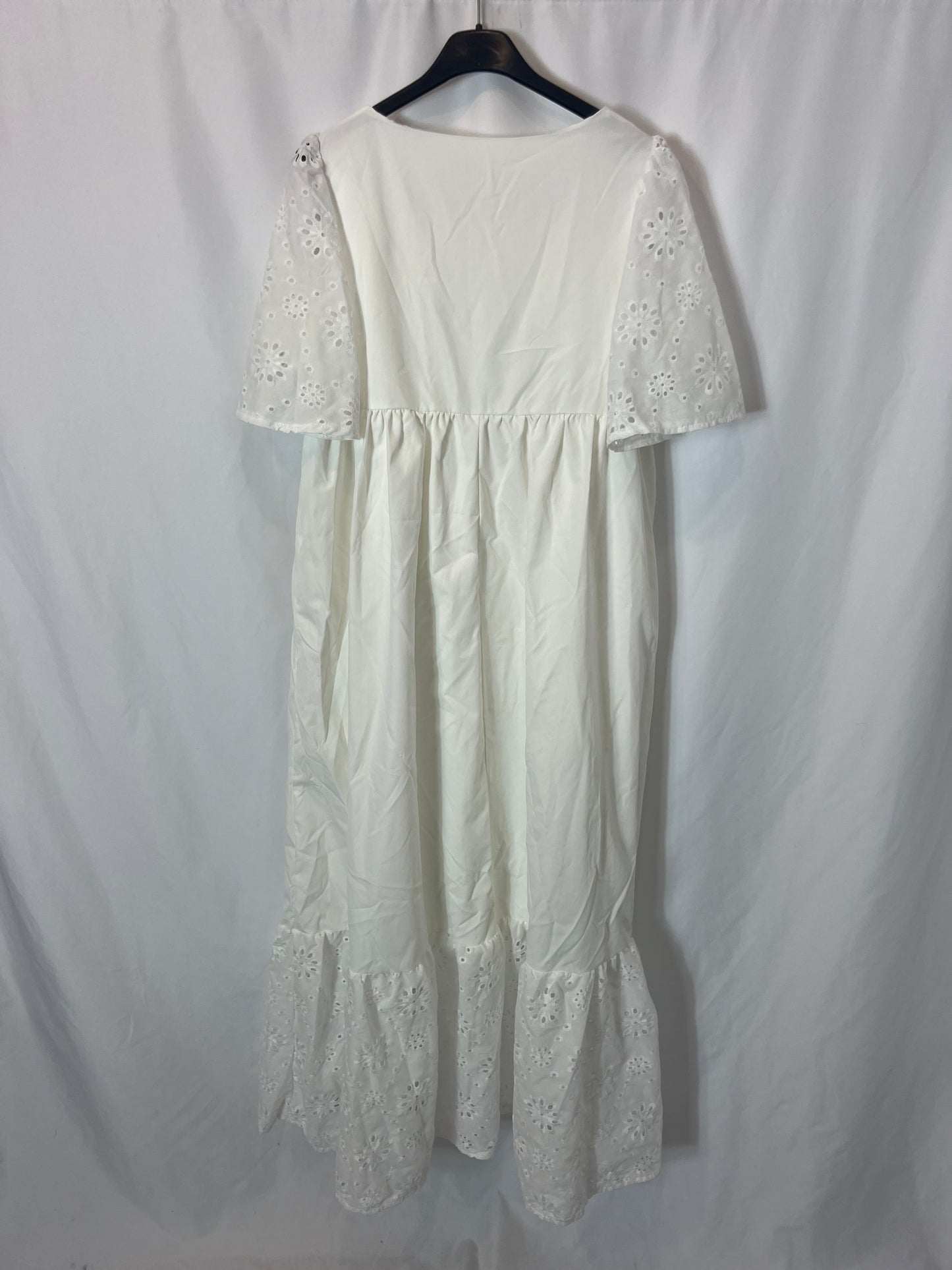 OTHERS. White embroidered dress. TS