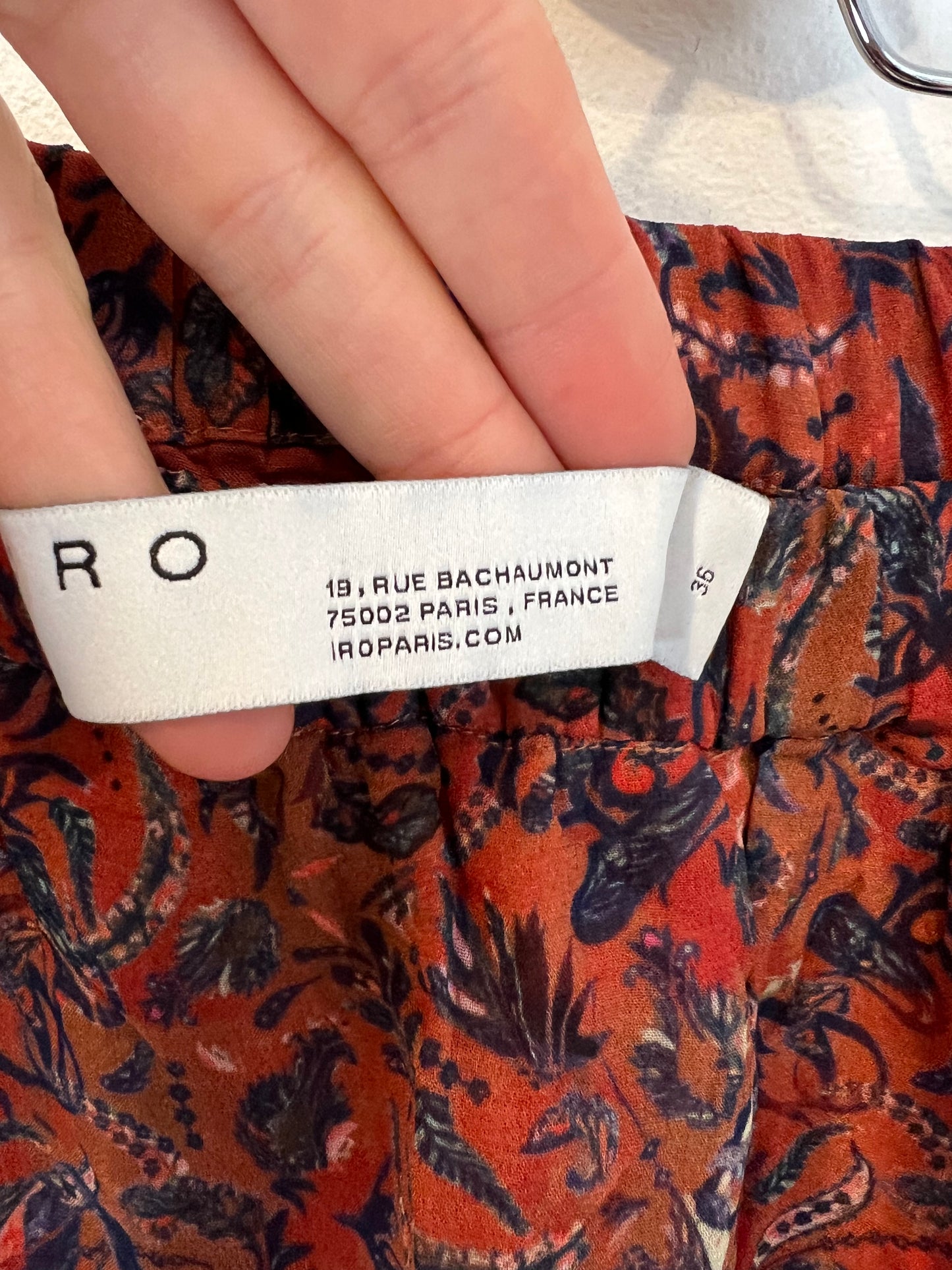 IRO. Flowing tile-effect short skirt, size 36