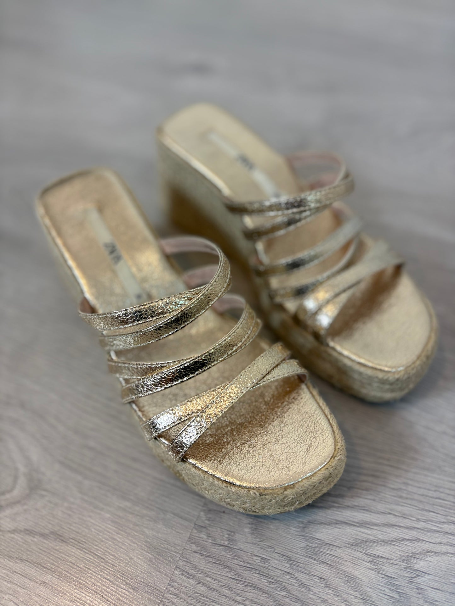 ZARA. Sandalias plataforma esparto. T 38