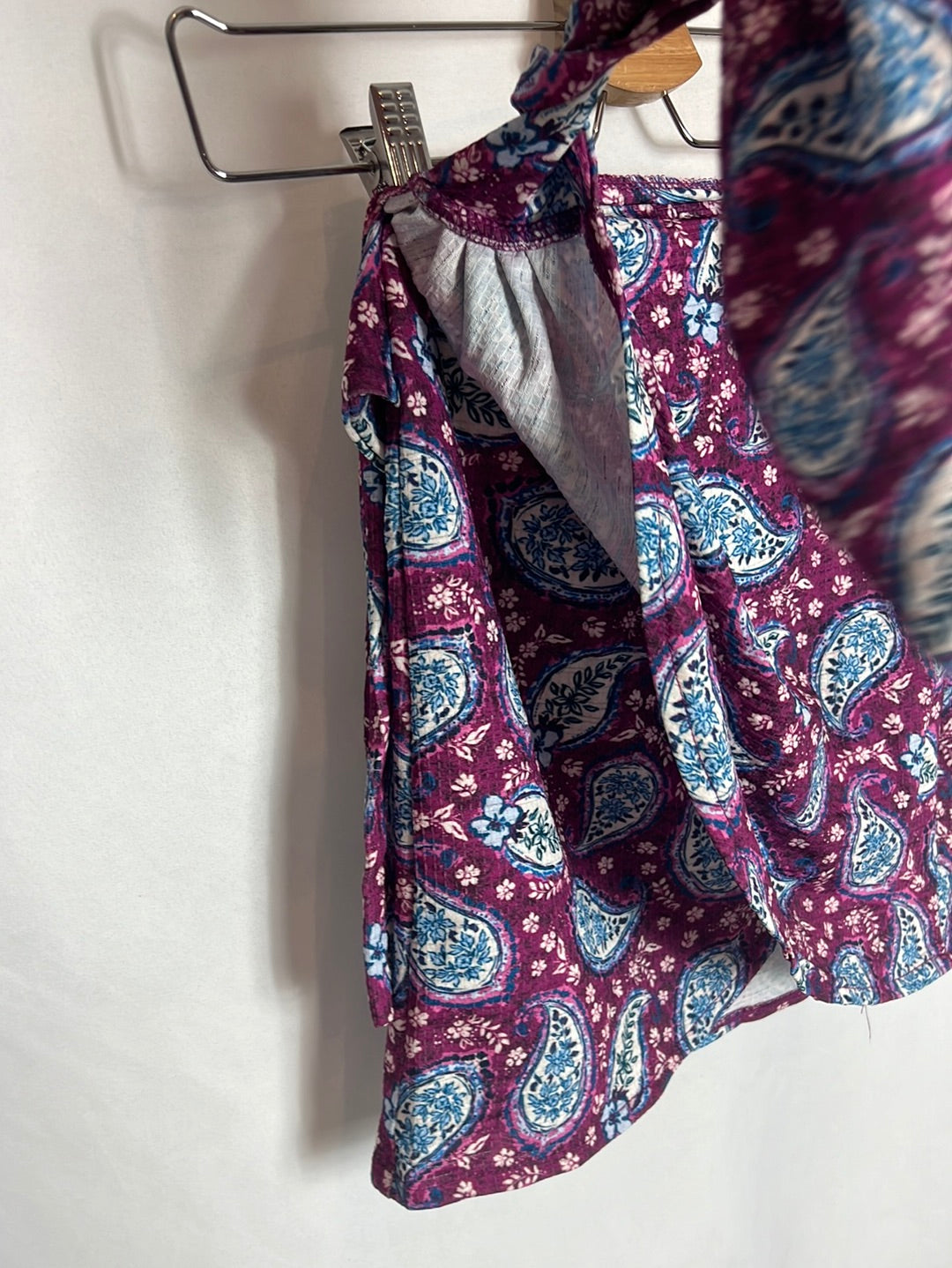 PULL&BEAR . Falda corta cruzada amebas. TXS