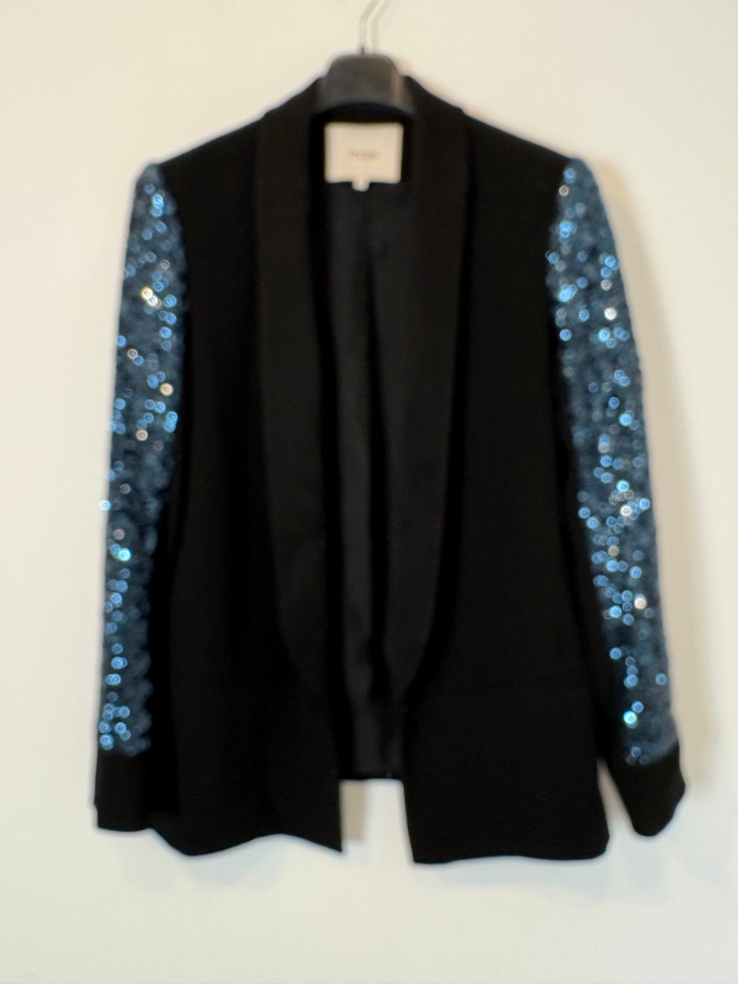 MAJE. Conjunto blazer y short lentejuelas. T S/M