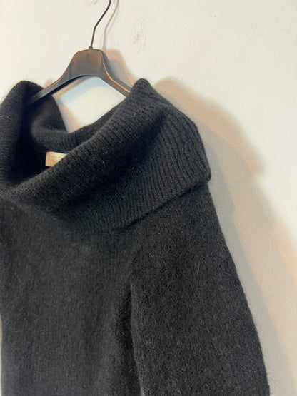 SEZANE. Black boat neck sweater, size XXS