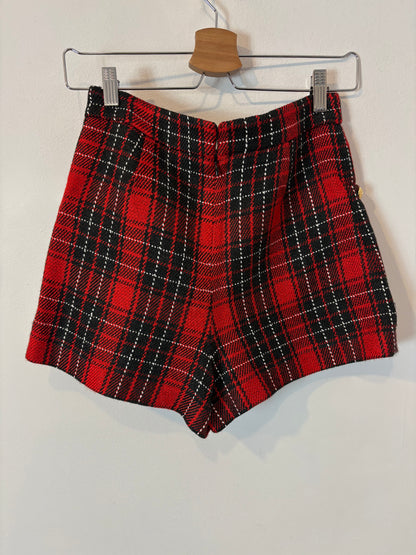 ZARA. Bermuda cuadros botones dorados