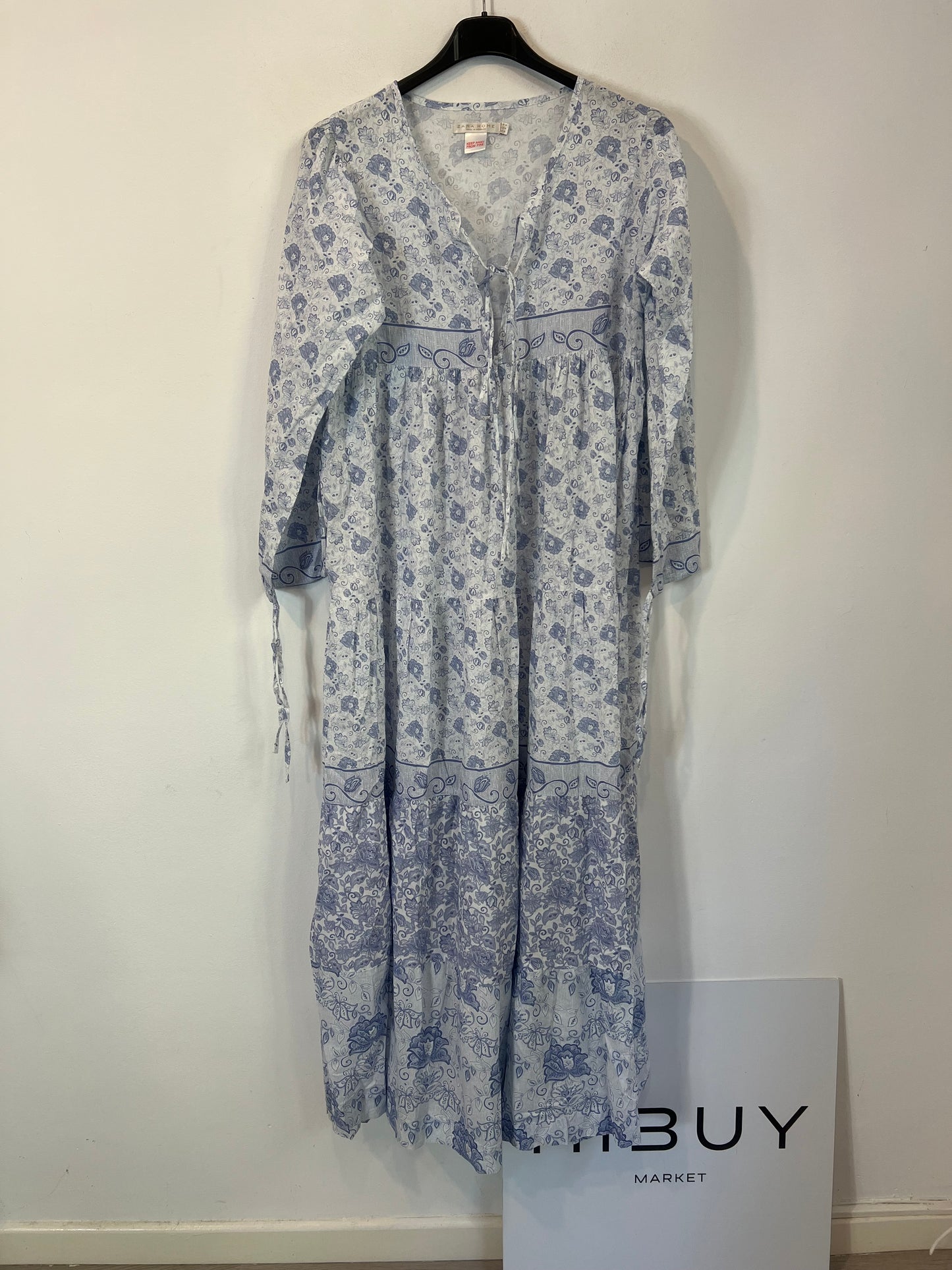 ZARA HOME. Vestido azul flores T.m