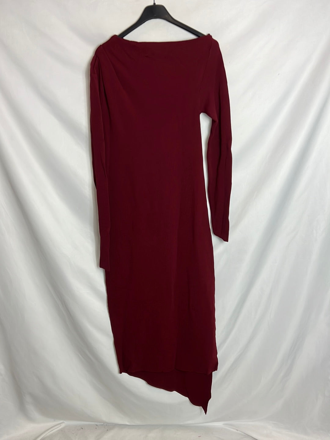 ZARA. Asymmetrical burgundy midi dress. TM