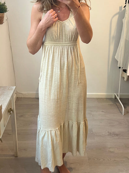 MANGO. Vestido midi beige volante. T M