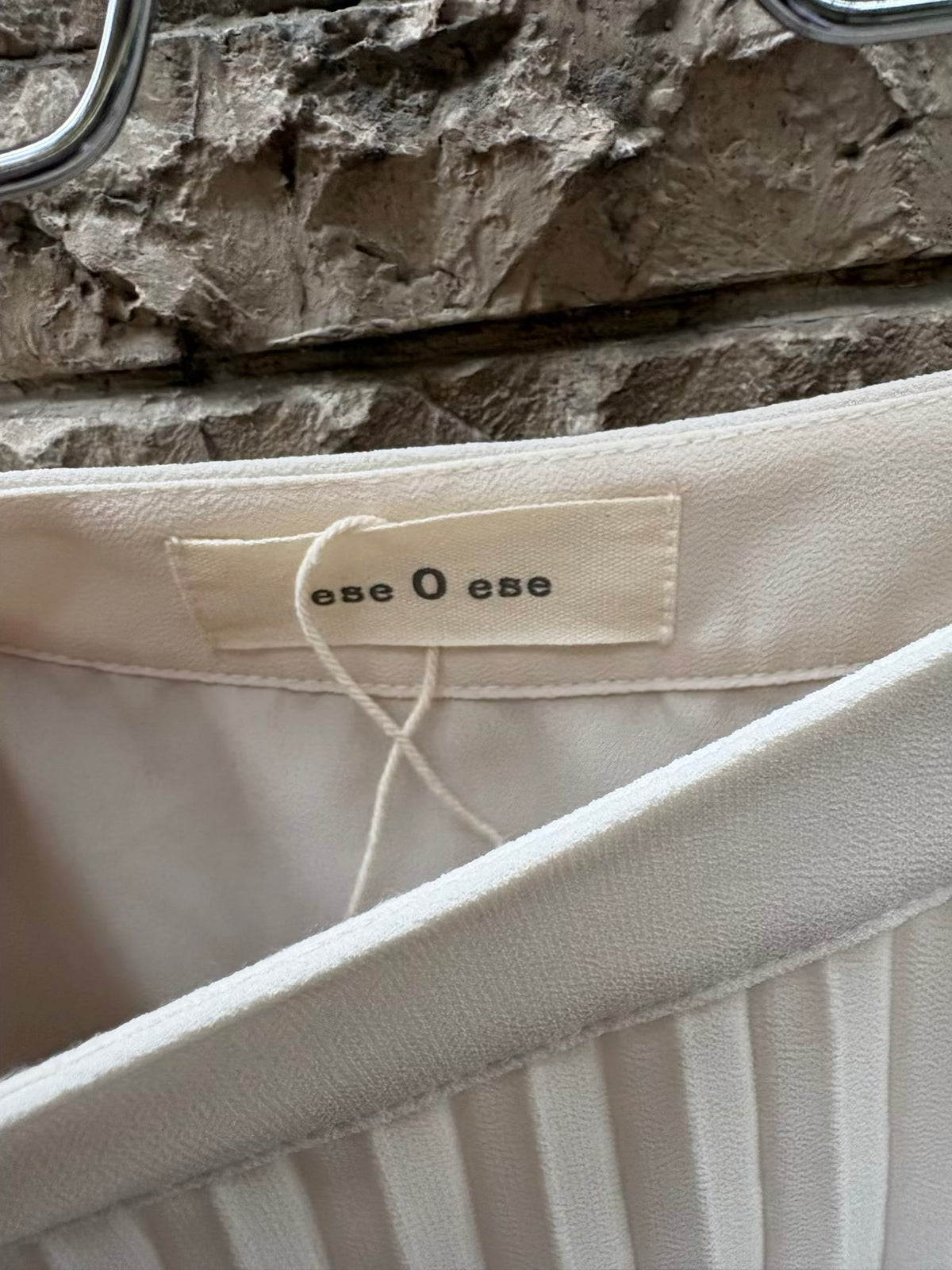 ESE O ESE. Falda plisada beige