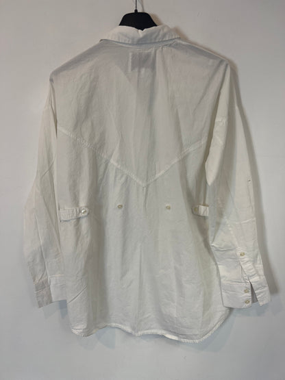 SCALPERS. Camisa blanca textura cintura ajustable. T XS