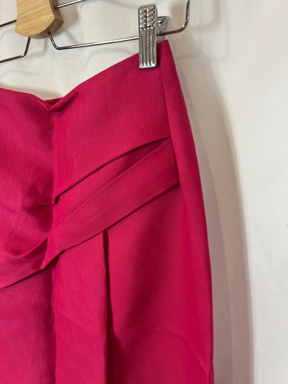 CHLOÉ. Short fuchsia silk skirt. Size 40