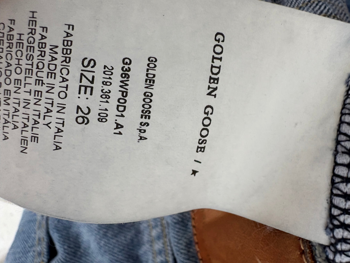 GOLDEN GOOSE. Denim recto abotonado