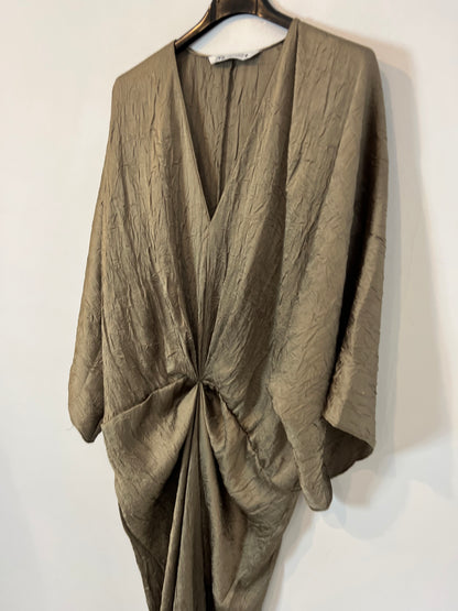 ZARA. Vestido verde textura T.m