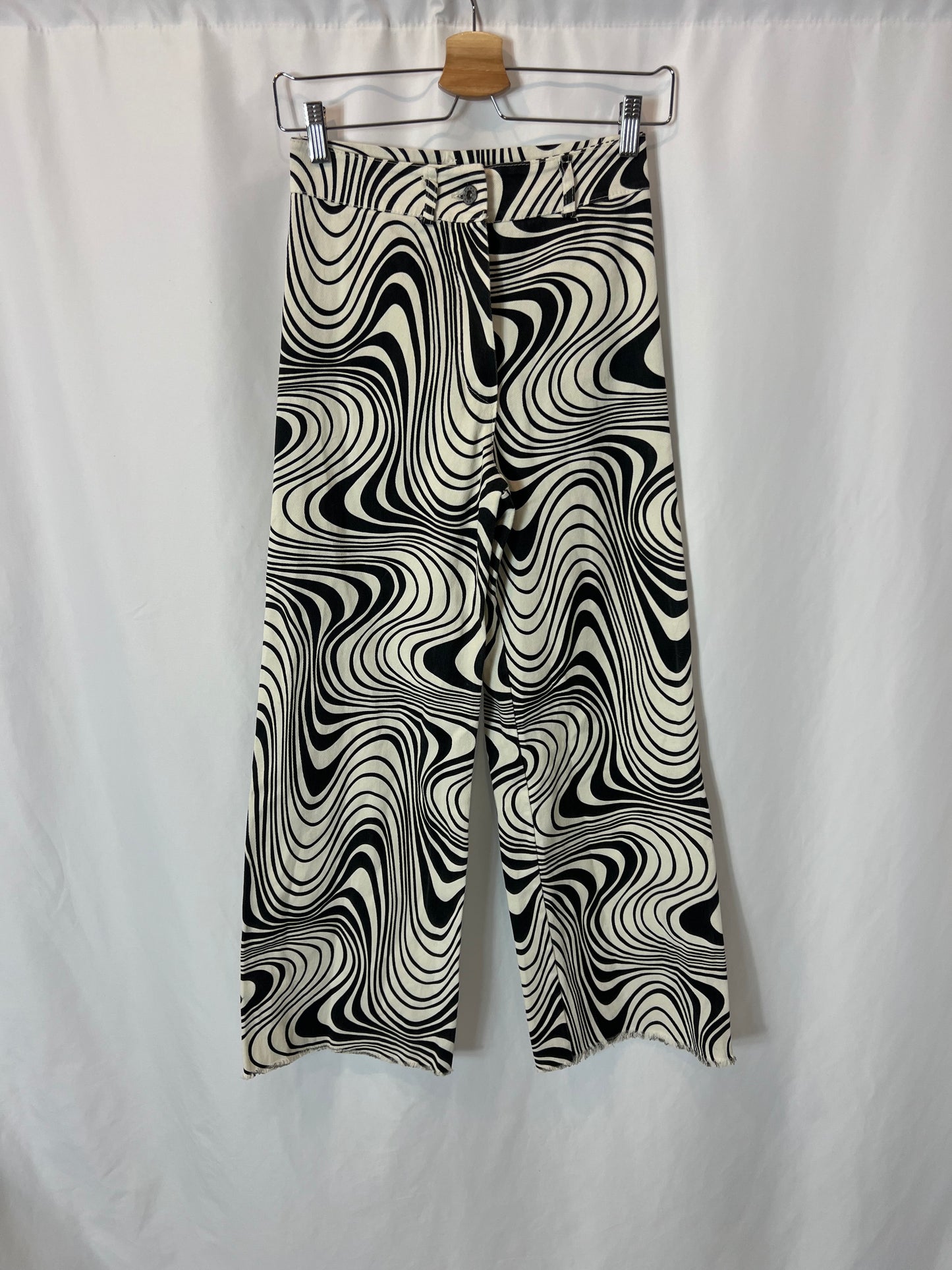 OTHERS. Two-tone geometric print culottes. TS