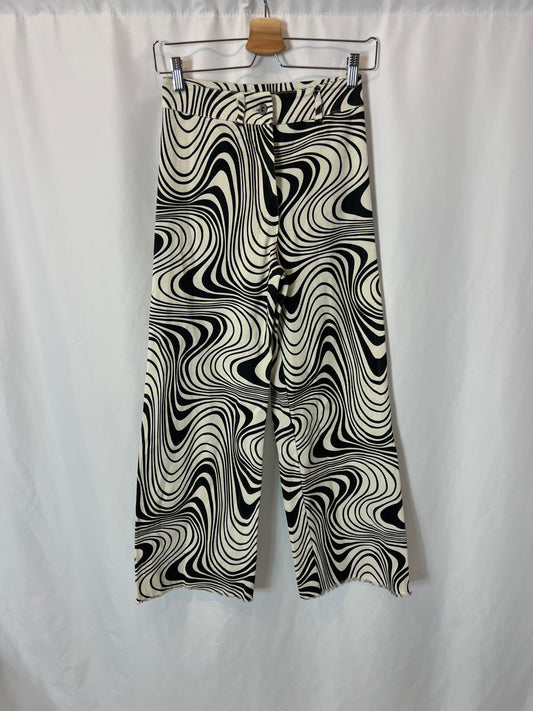 OTHERS. Two-tone geometric print culottes. TS