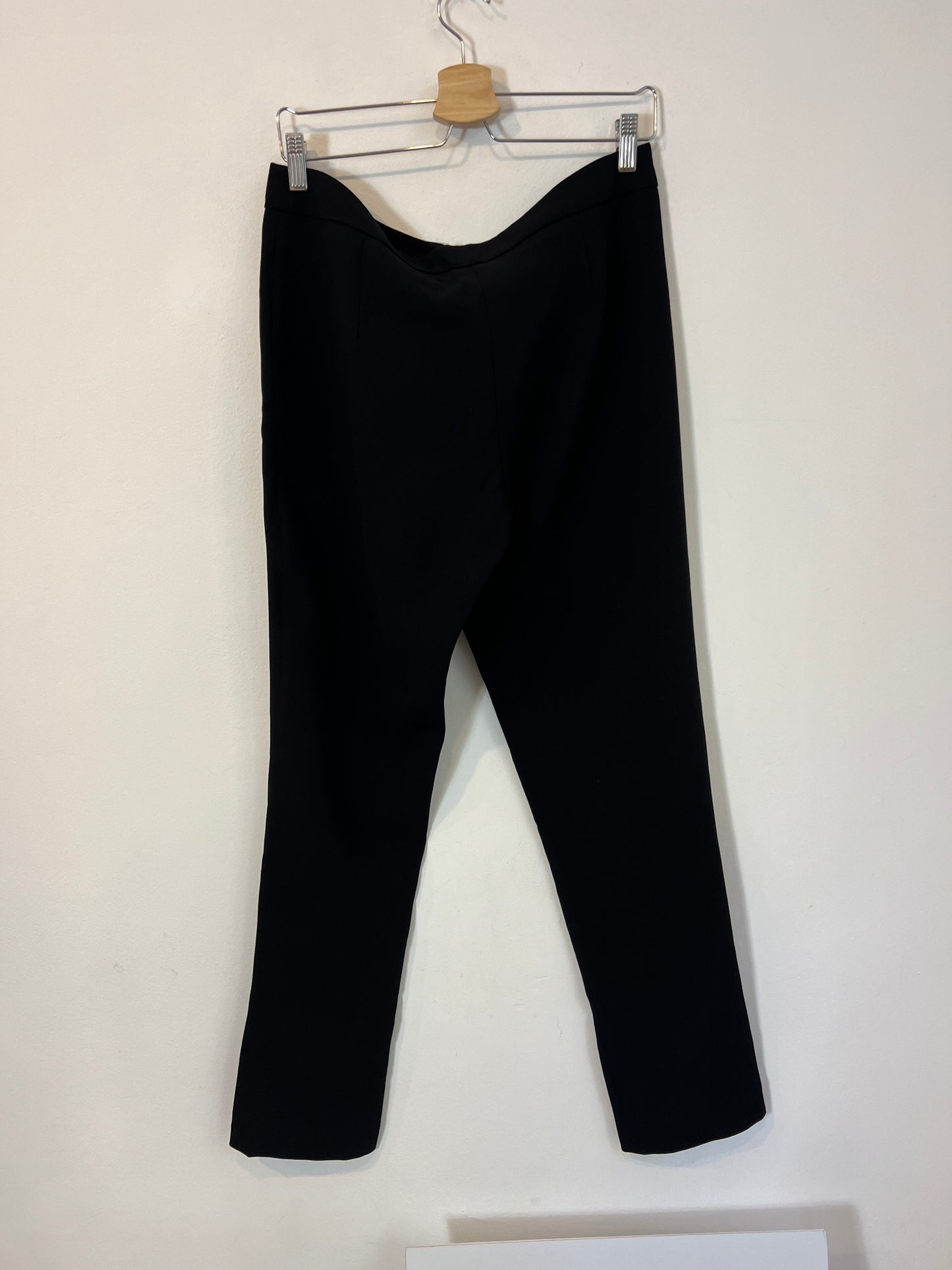 ZARA. Pantalones negros aberturas. T L