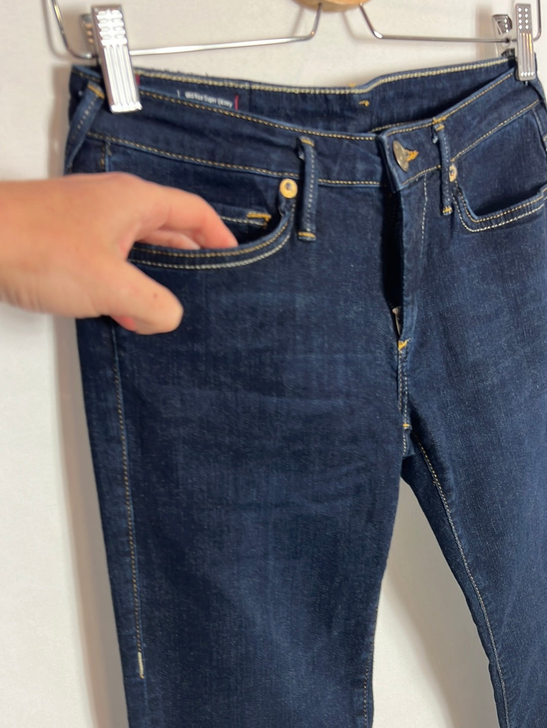 TRUE RELIGION. Denim pitillo azul oscuro. T 27 (36)