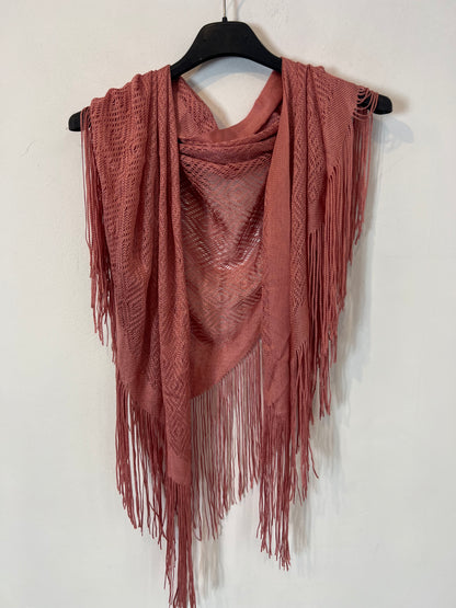 OTRAS. Pañuelo rosa flecos