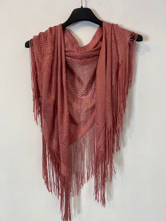 OTRAS. Pañuelo rosa flecos