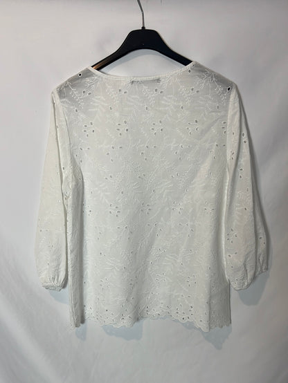 ZARA. Blusa blanca bordada perforada. T XS