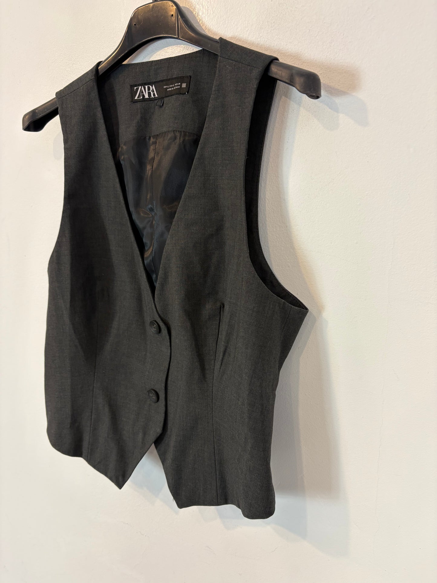 ZARA. Chaleco gris marengo
