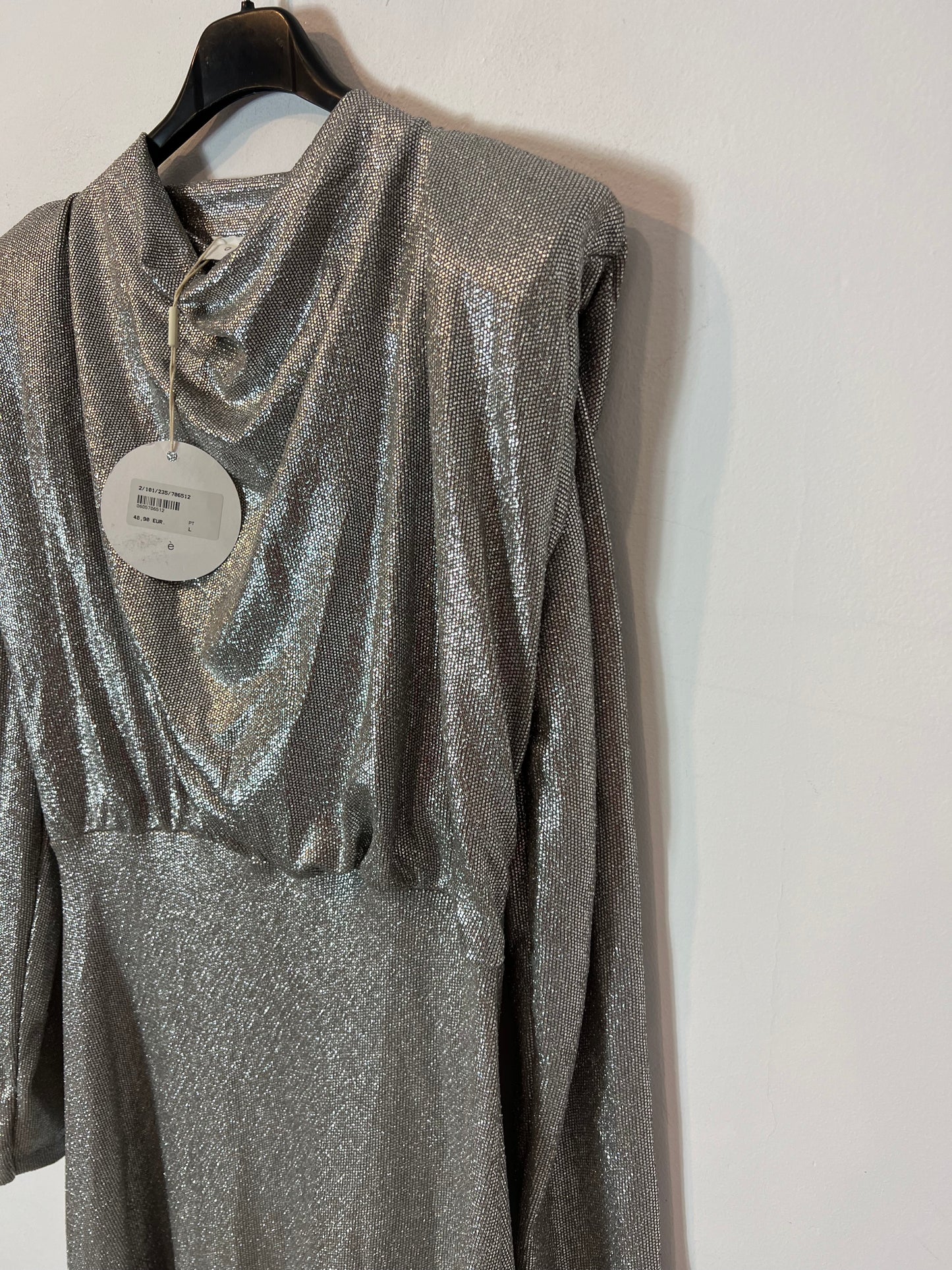 AMEÉ.  Vestido largo plateado T.l