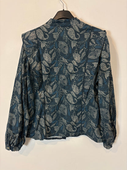 ALGO BONITO. Blusa estampada verdes. T S