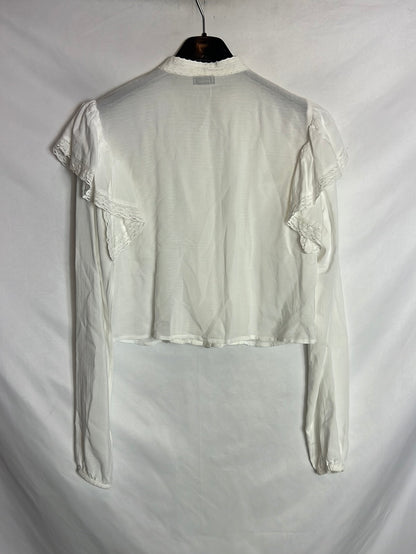 PIMKIE. Blusa blanca volante encaje. T S