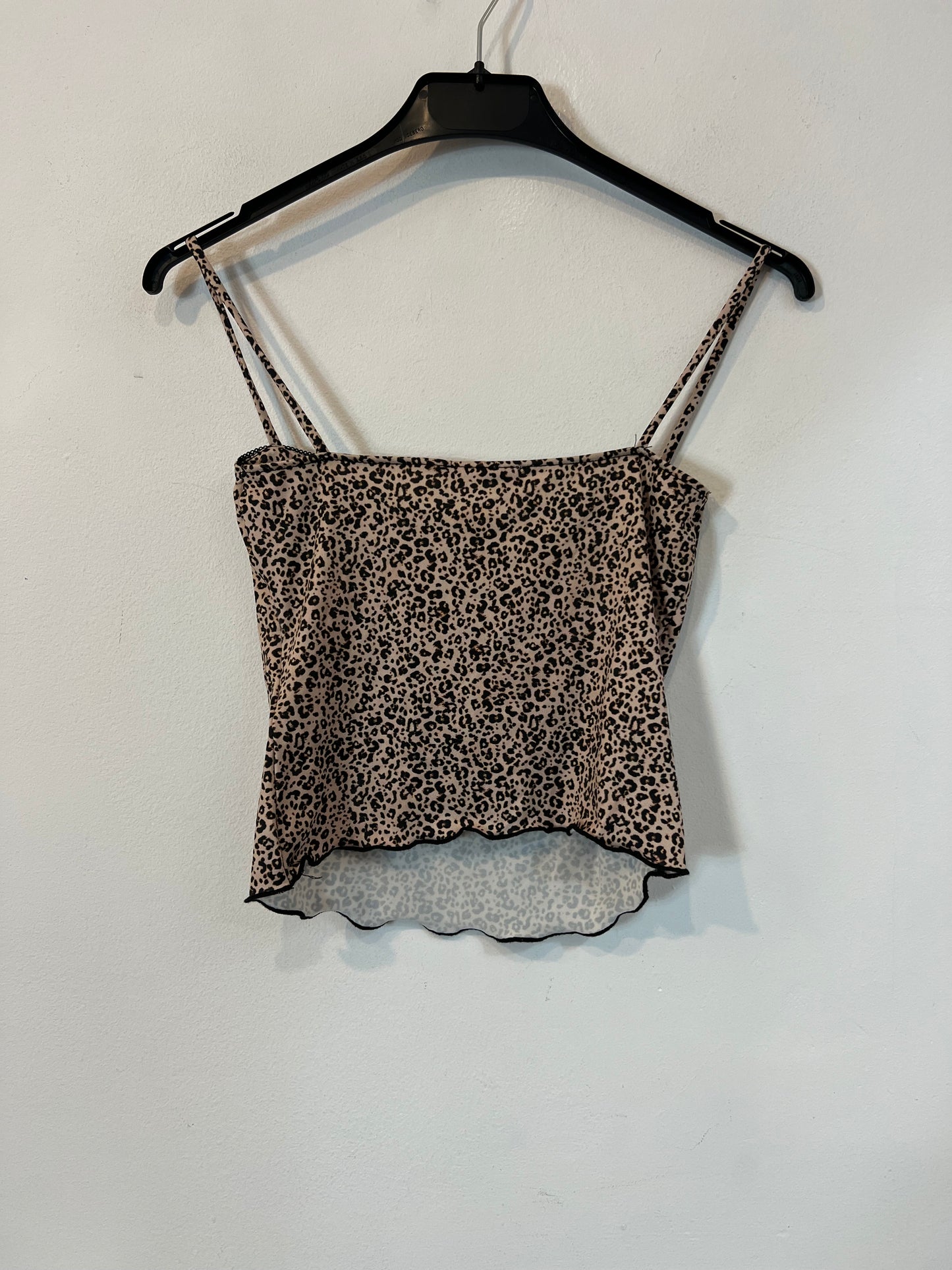 BERSHKA. Top animal print T.s