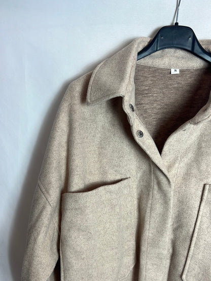 OTRAS. Sobre camisa beige jaspeada textura. T S