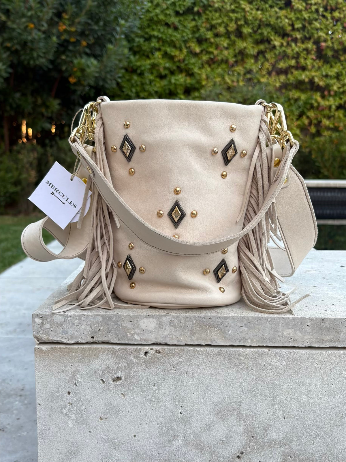 MERCULES x MAKSU. Bolso beige piel flecos